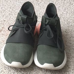 Adidas tubular